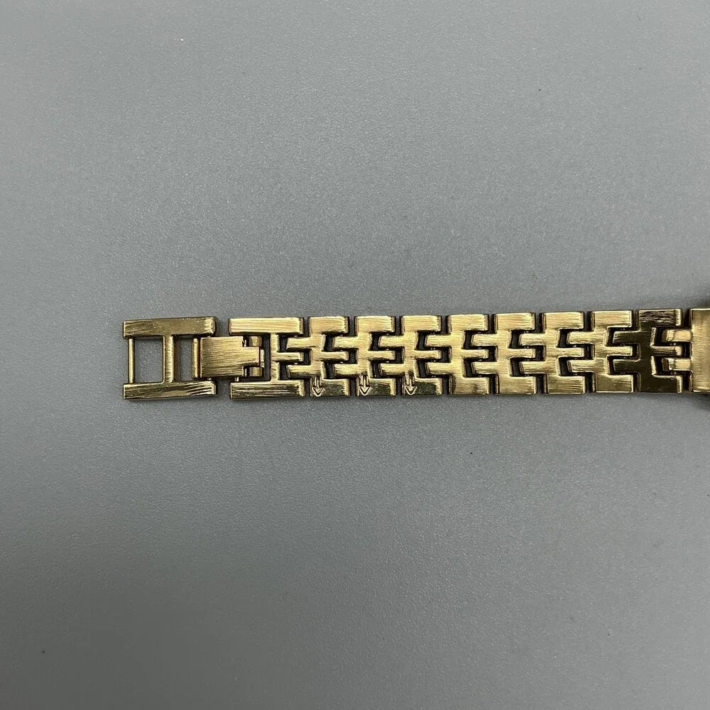 Anne Klein see photos